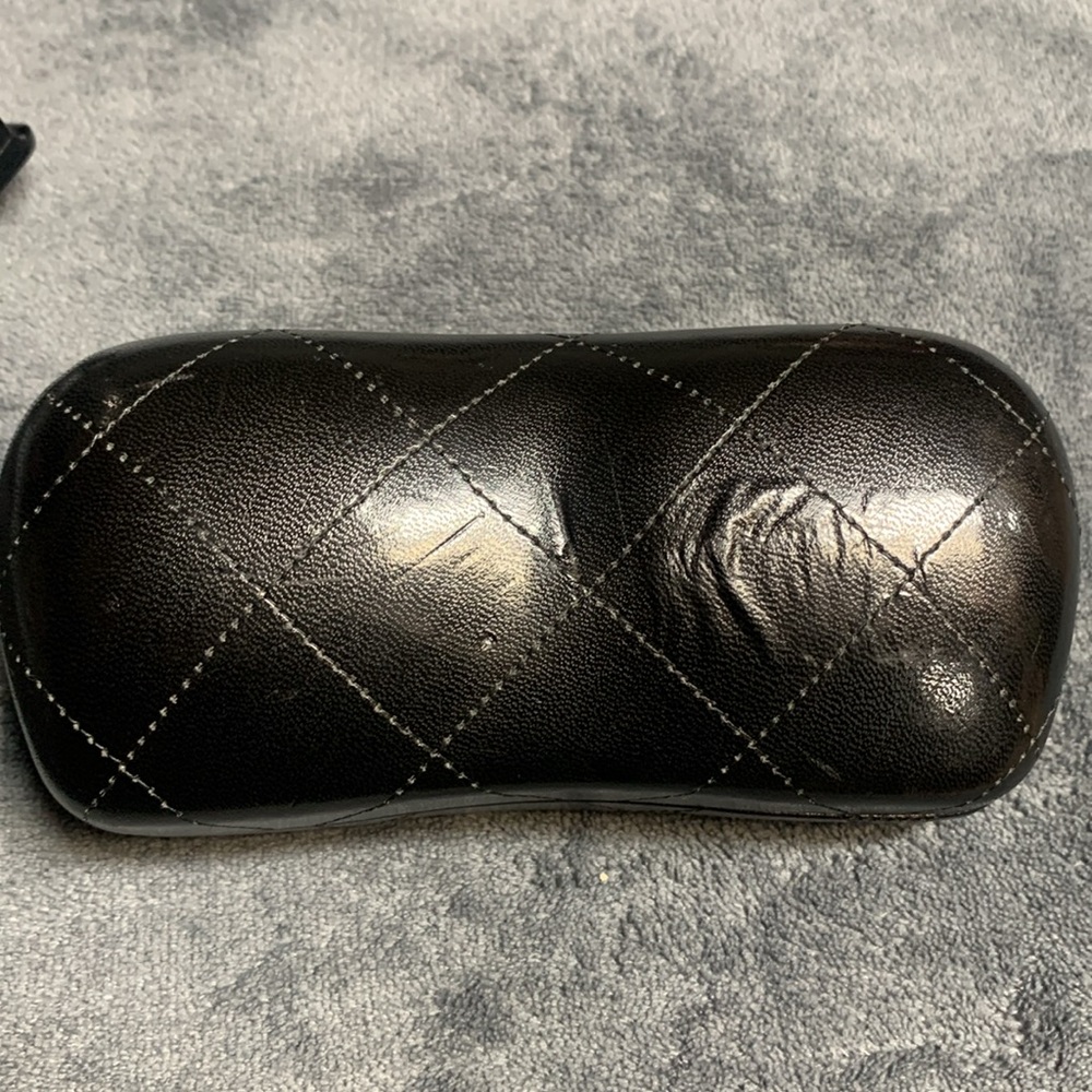 CHANEL Black & Tortoiseshell Rectangular Logo Sunglasses - Picture 6 of 16